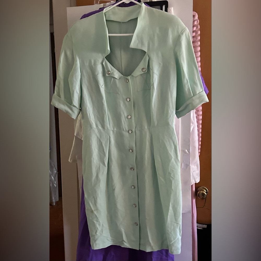 New Italian Light Green Dress 11 Pearlized Snap Buttons size 6 made Umbria Italy